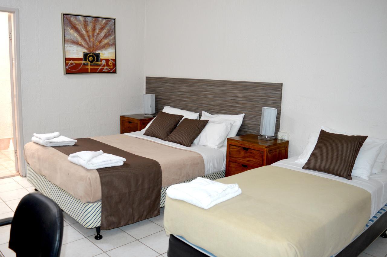 Mid City Motor Inn Gladstone Εξωτερικό φωτογραφία